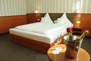 Double Room | In-room safe, desk, iron/ironing board, rollaway beds - Business Hotel Vega (Wroclaw)