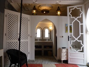 Superior Double Room | Premium bedding, down comforters, individually decorated - Riad M'haïta (Taroudant)