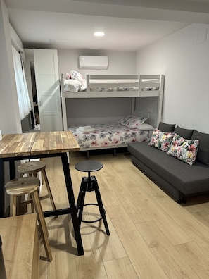 Comfort Studio Suite | Select Comfort beds, minibar, in-room safe, desk - Villalegre (Aviles)