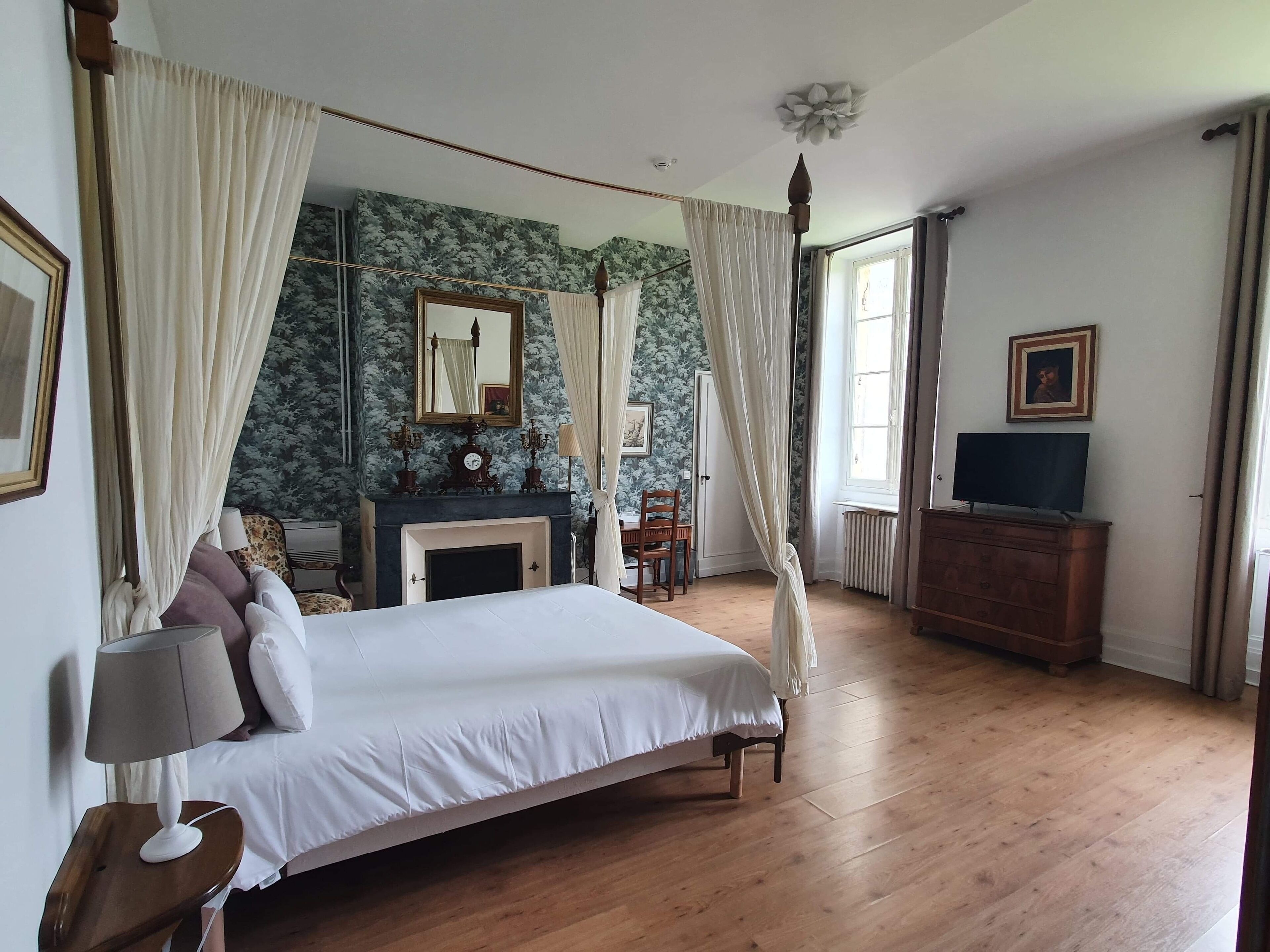 superior double room | desk, free wifi, bed sheets