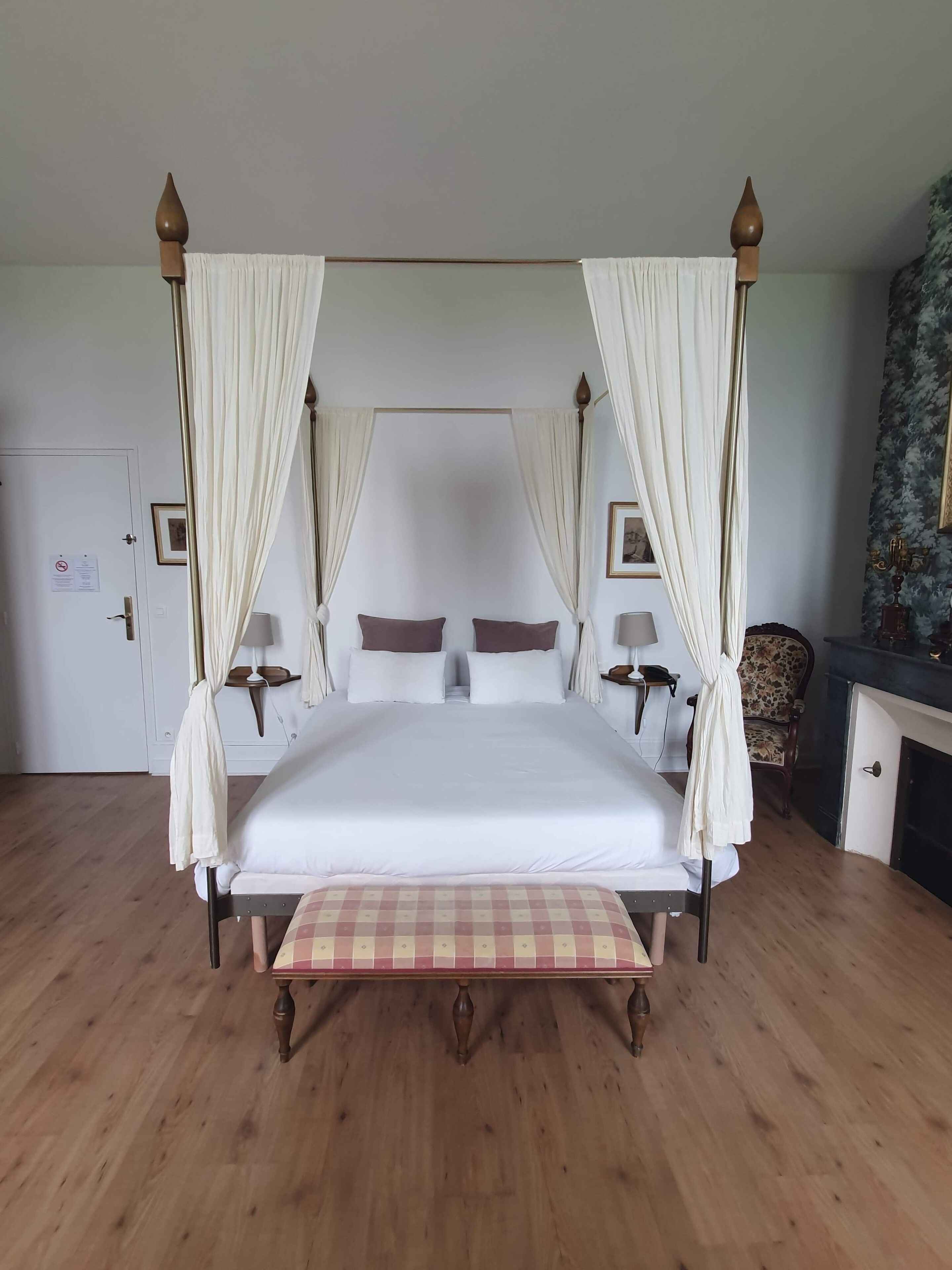 superior double room | desk, free wifi, bed sheets