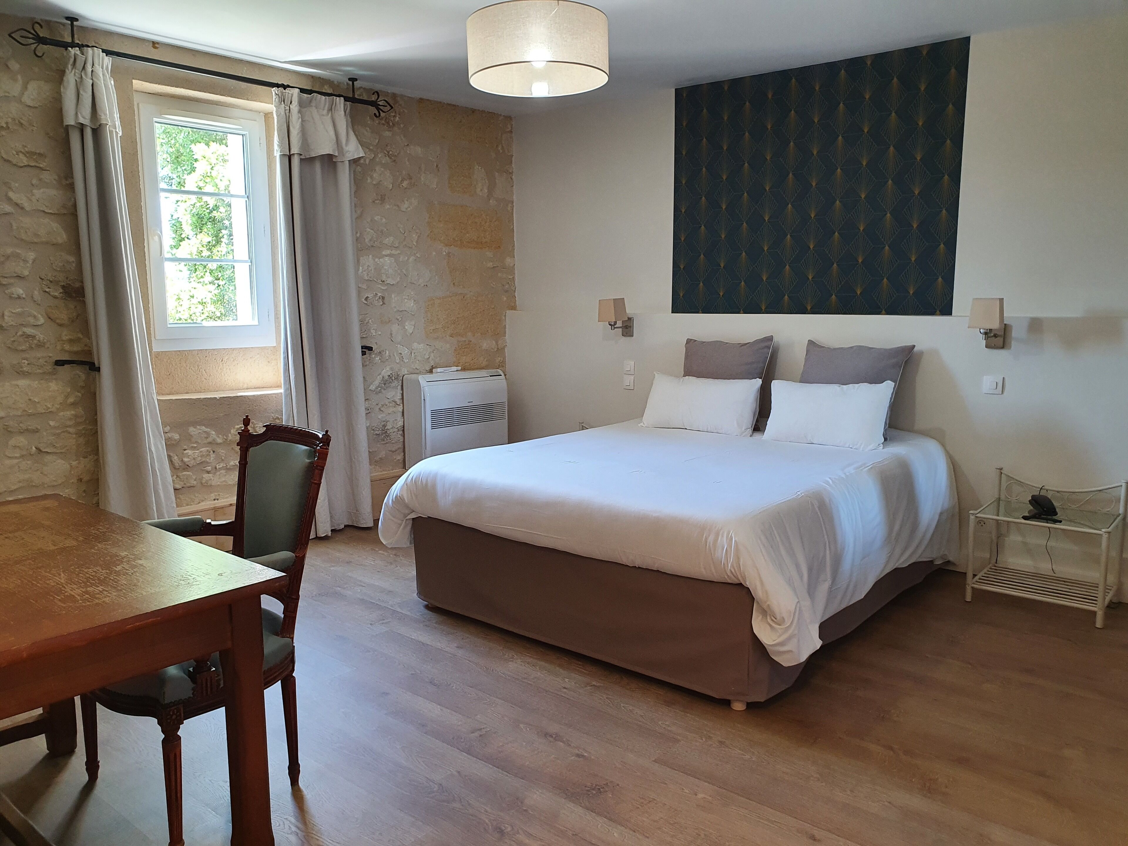 double room | desk, free wifi, bed sheets