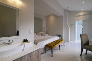 Deluxe Double Room, 1 King Bed, Ground Floor