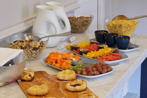 Free daily continental breakfast