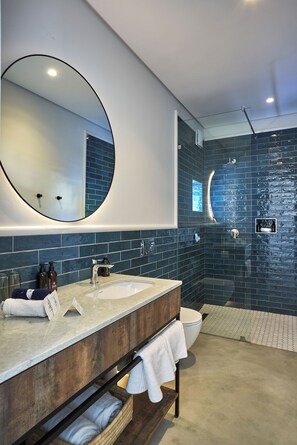 Superior Room, Pool Access | Bathroom | Shower, hair dryer, slippers, towels - Chapter House Boutique Hotel (Franschhoek)
