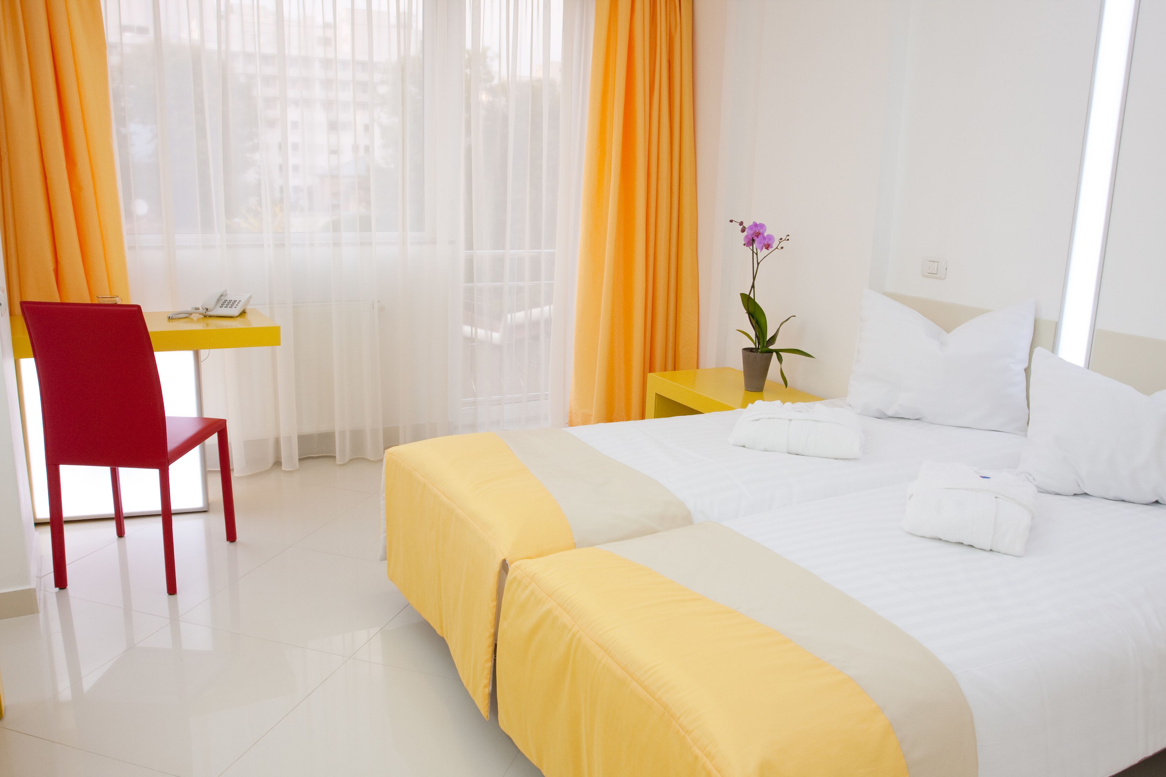 standard room | hypo-allergenic bedding, memory-foam beds, in-room safe, desk