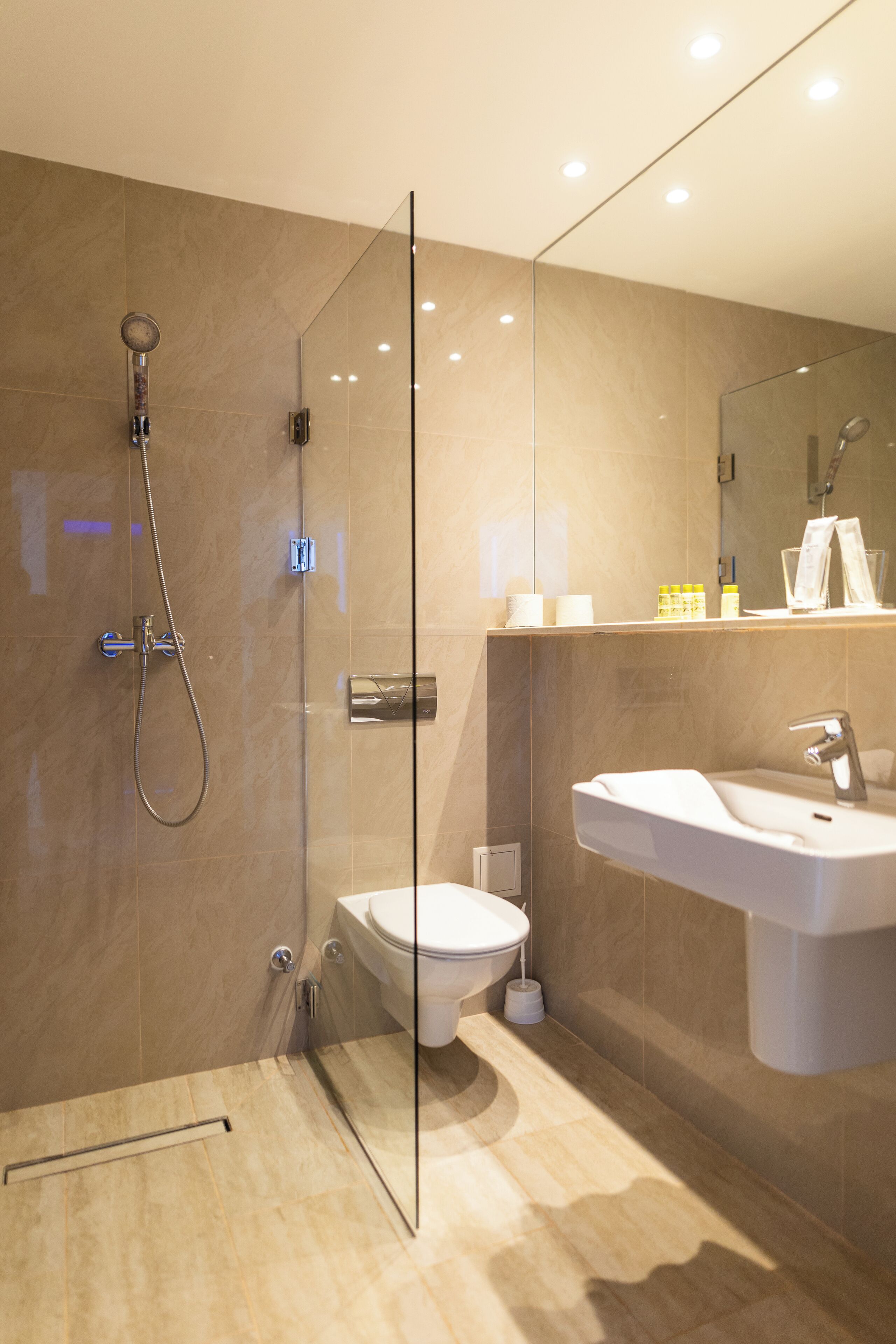 Photo - Christina Hotel