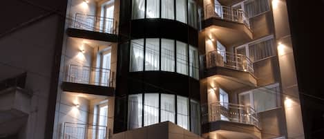 Façade de lâhĂ©bergement - soirĂ©e/nuit