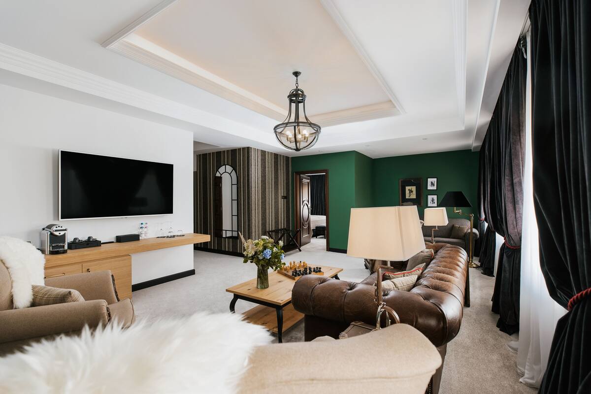 presidential suite | living area | 109-cm smart tv with digital channels, tv, netflix