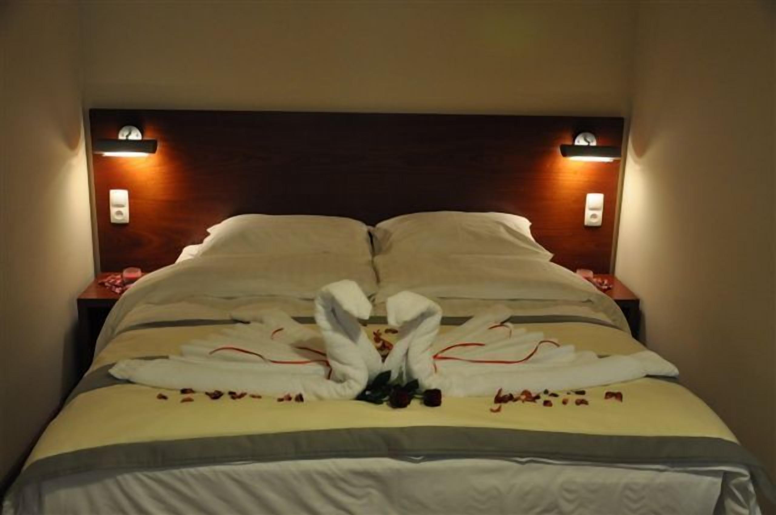 minibar, in-room safe, desk, iron/ironing board