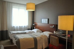 Minibar, in-room safe, desk, iron/ironing board