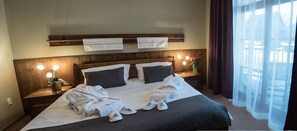 Superior Double Room | In-room safe, desk, free WiFi, bed sheets - Sojka Resort - Hotel & Drevenice (Malatiny)