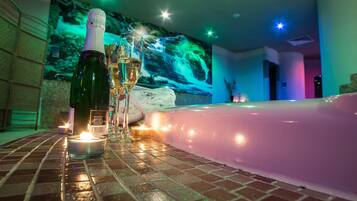 Sports massages, massage/treatment rooms, massages