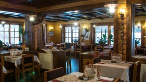 Lobby sitting area - Sojka Resort - Hotel & Drevenice (Malatiny)