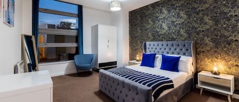 Superior Apartment | Premium bedding, individually decorated, individually furnished, desk