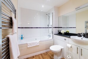 Deluxe Apartment, 1 Bedroom | Bathroom