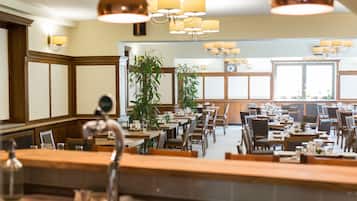 Café da manhã, almoço e jantar