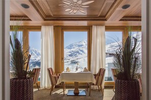 Breakfast and dinner served, local cuisine - Hotel Edelweiss (Soelden)