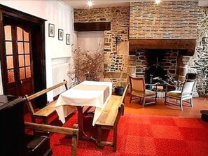 Unclassified image, 5 of 24, button - Auberge du Cheval Blanc (Chateaugiron)