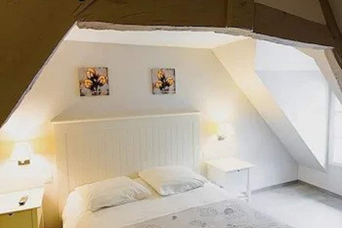 double room | desk, free cots/infant beds, rollaway beds, free wifi