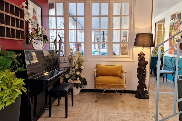 Serveert lunch en diner, regionale gerechten