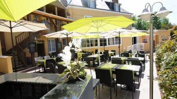 Lunch and dinner served, Regional cuisine