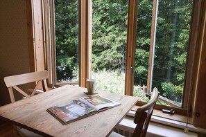 Comfort Triple Room | View from room - Auberge Le Lupin B&B (Mont-Tremblant)