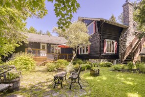 Garden - Auberge Le Lupin B&B (Mont-Tremblant)