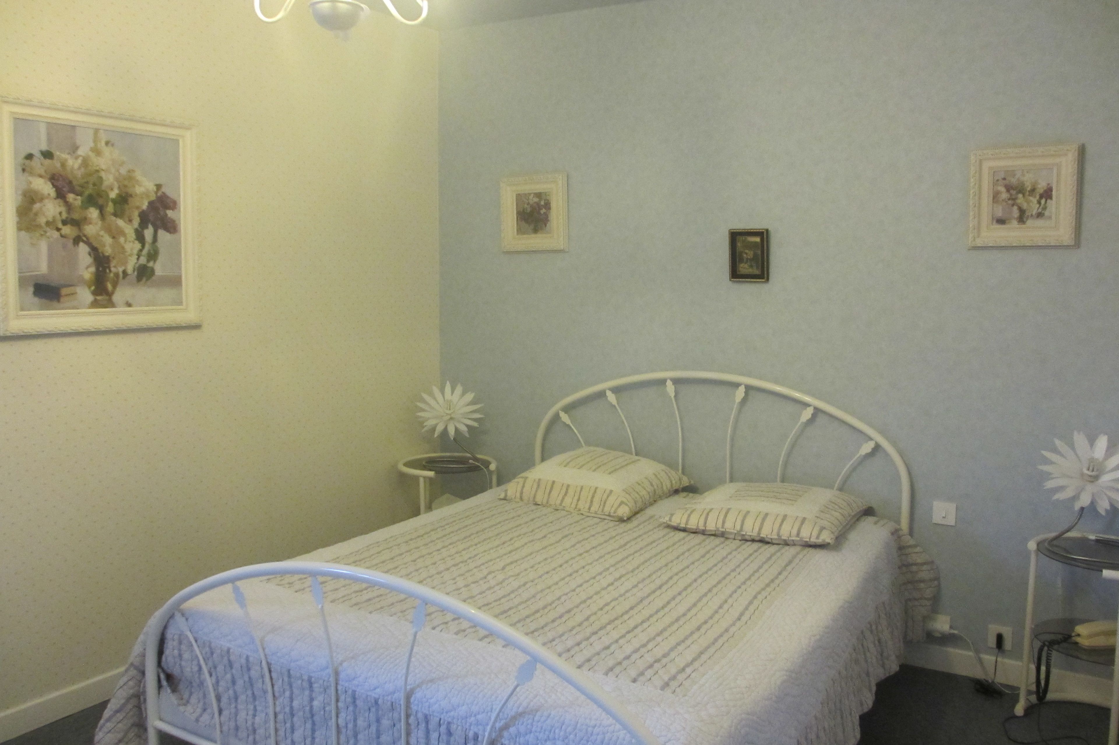 1 bedroom, premium bedding, desk, blackout curtains