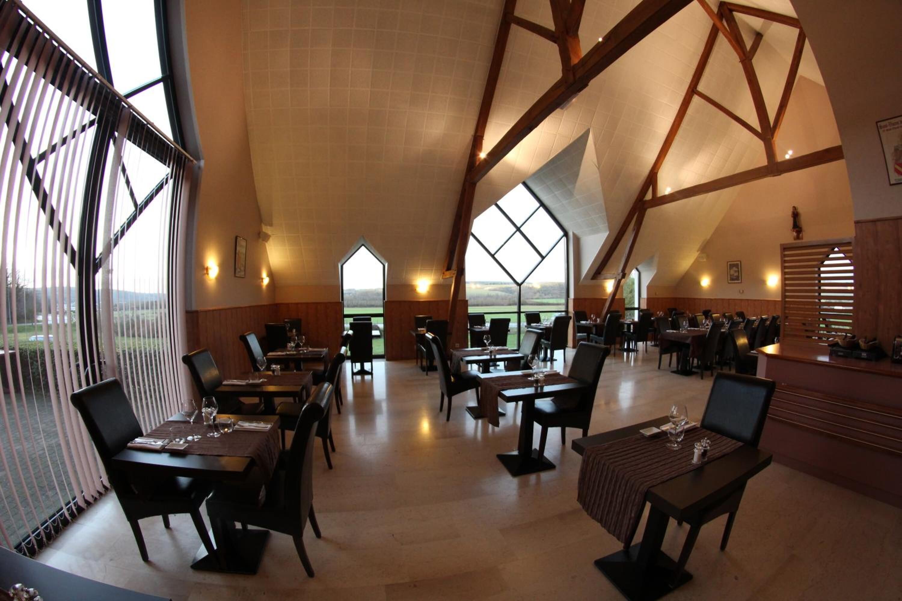 Serveert lunch en diner, Franse gerechten