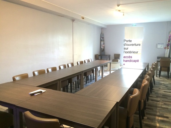 Meeting facility