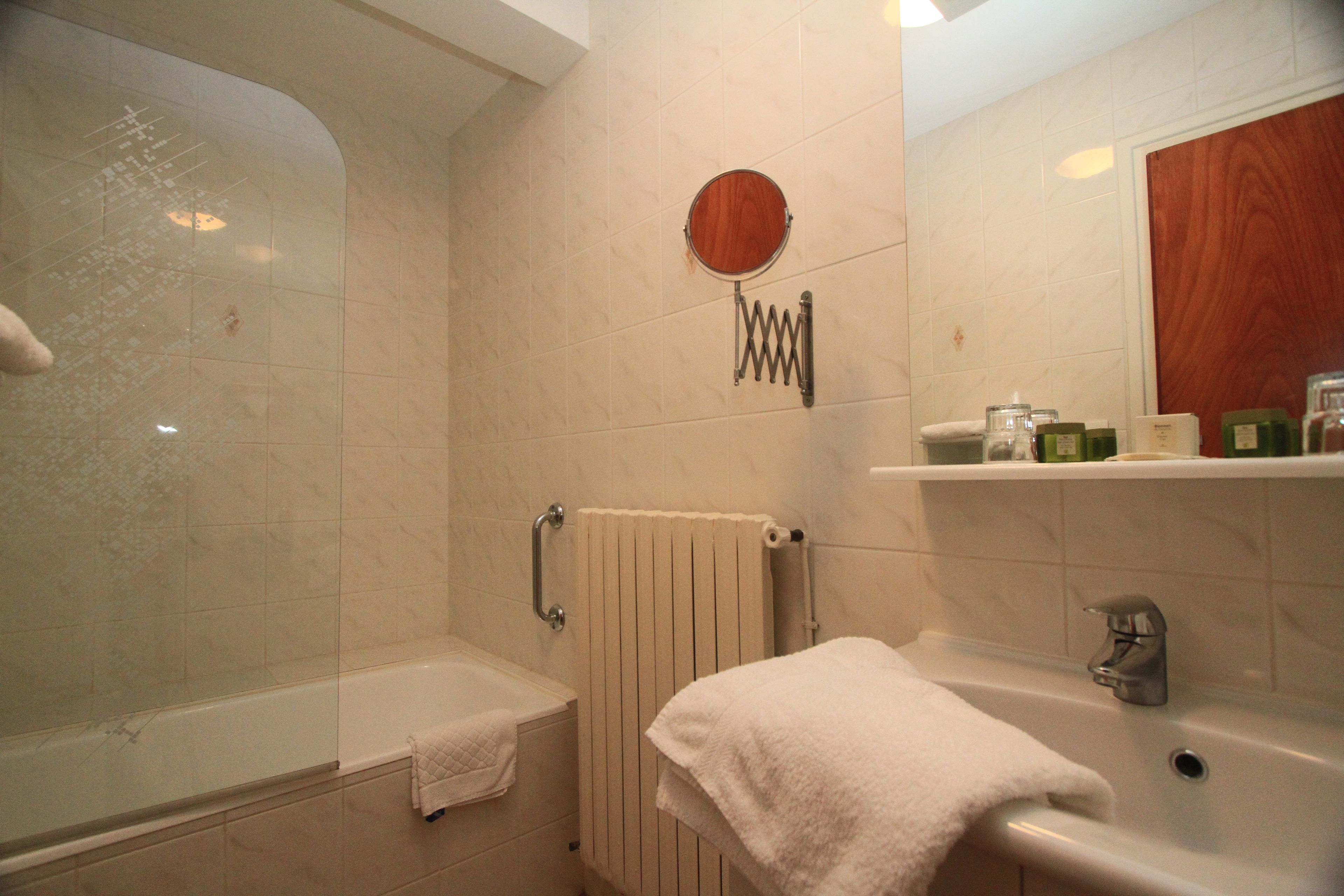 panoramic double room, sea facing | bathroom | free toiletries, hair dryer, towels