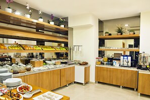 Frühstücksbuffet am Wochenende (349 TRY pro Person)