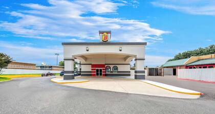 Super 8 by Wyndham Baton Rouge/I-10