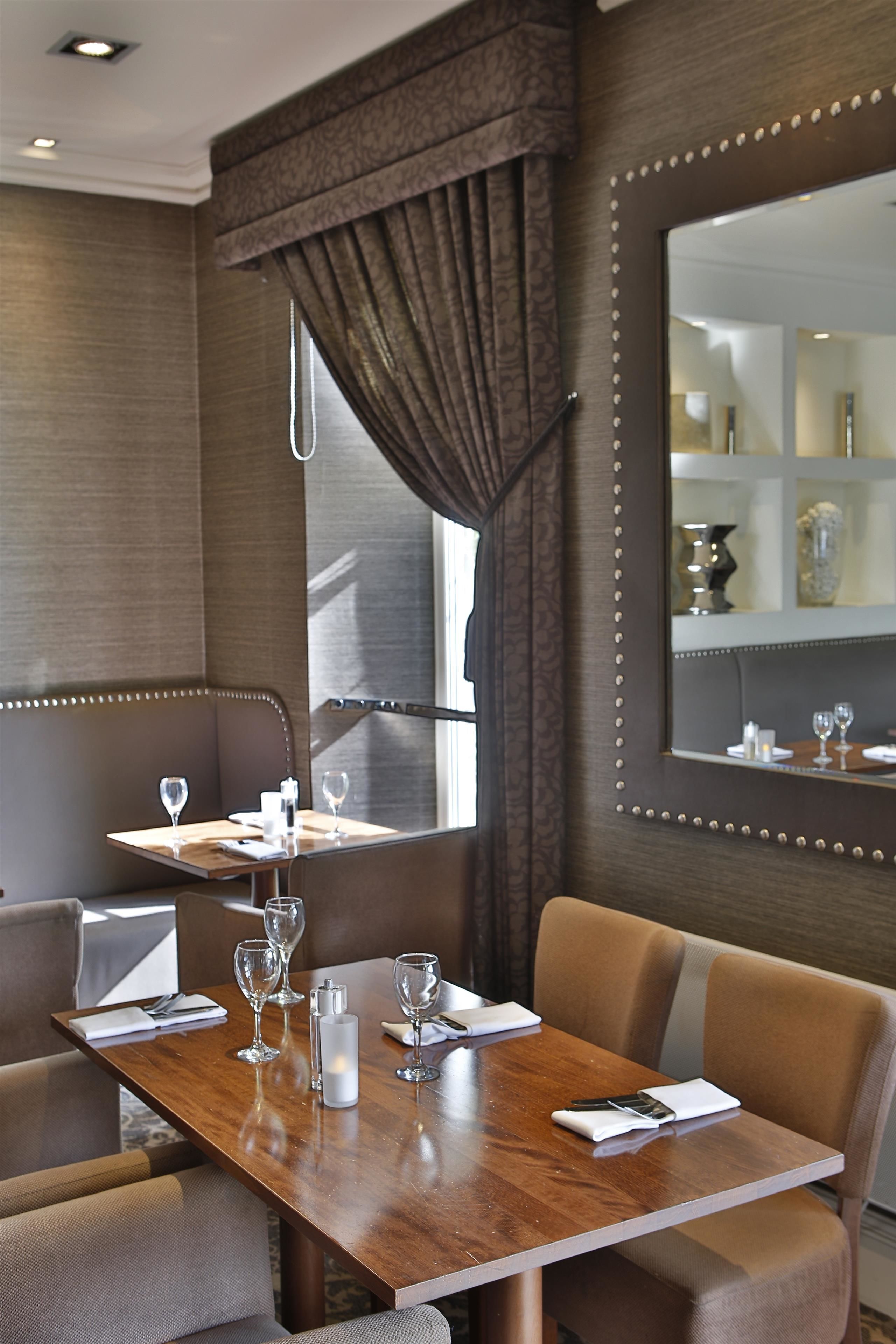 breakfast, lunch and dinner served