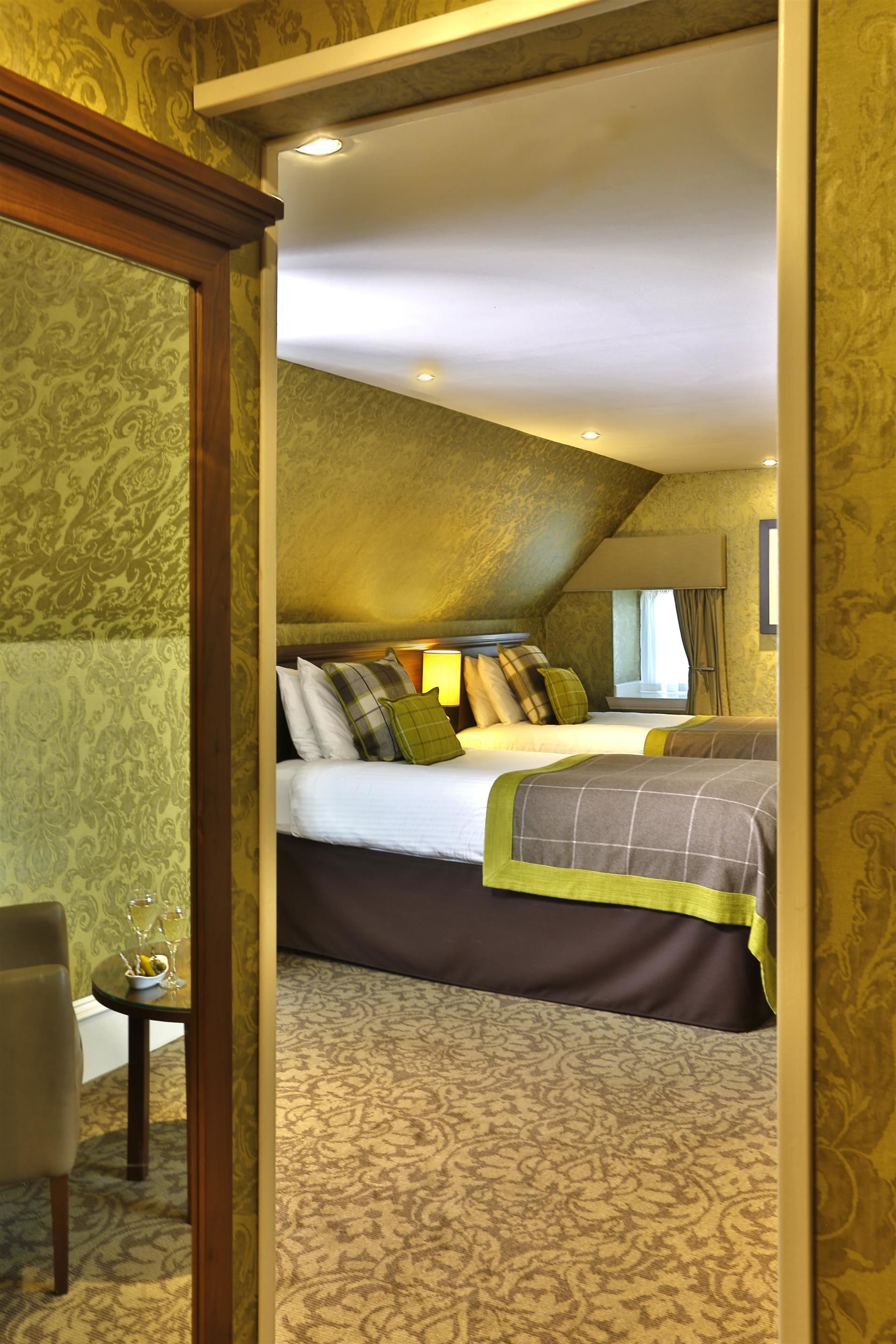 standard room, 2 single beds, non smoking | desk, iron/ironing board, free cots/infant beds, rollaway beds