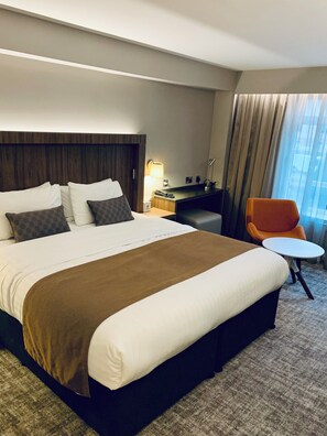 Superior Room, 1 King Bed, Non Smoking (Walk-in Shower) | Desk, iron/ironing board, free cribs/infant beds, rollaway beds - Best Western Motherwell Centre Moorings Hotel (Motherwell)