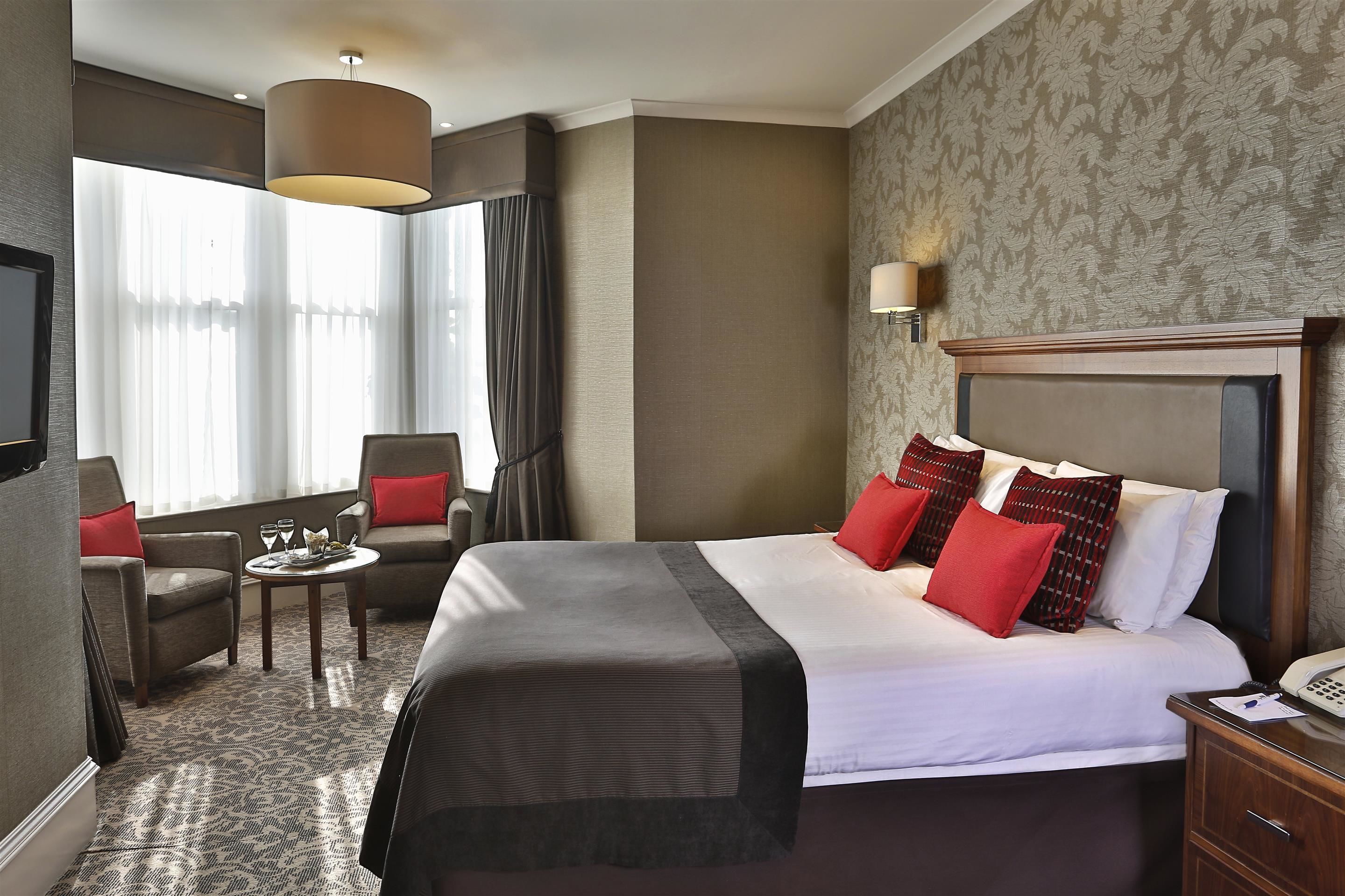 standard room, 1 double bed, non smoking | desk, iron/ironing board, free cots/infant beds, rollaway beds