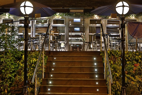 Exterior. Best Western Motherwell Centre Moorings Hotel