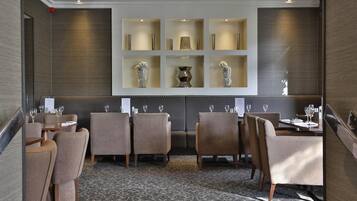 Breakfast, lunch and dinner served