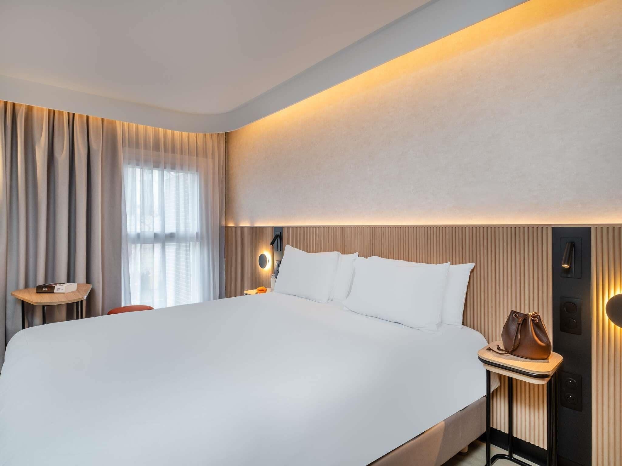Premium bedding, in-room safe, individually decorated, desk