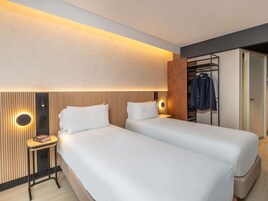 Habitación ejecutiva, 2 camas individuales | Ropa de cama de alta calidad, caja fuerte, decoración individual