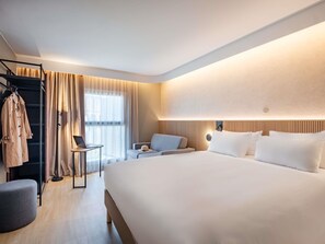 Family Room, 1 Queen Bed with Sofa bed | Premium bedding, in-room safe, desk, soundproofing - Novotel Marseille Centre Gare (Marseille)