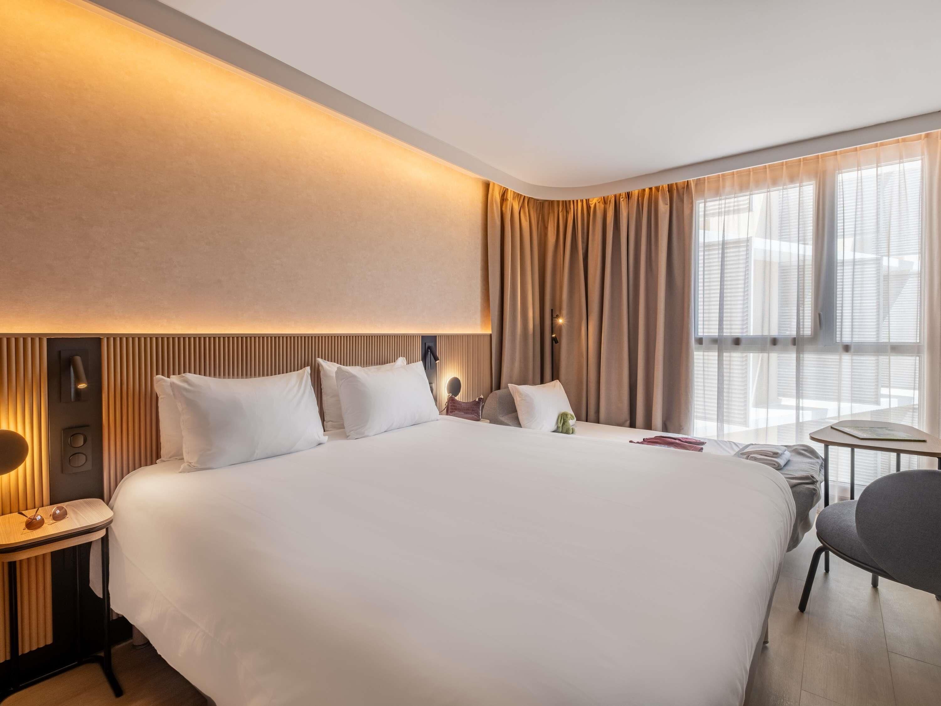 Chambre Exécutive, 1 lit double et 1 canapé-lit | Literie de qualité supérieure, coffres-forts dans les chambres