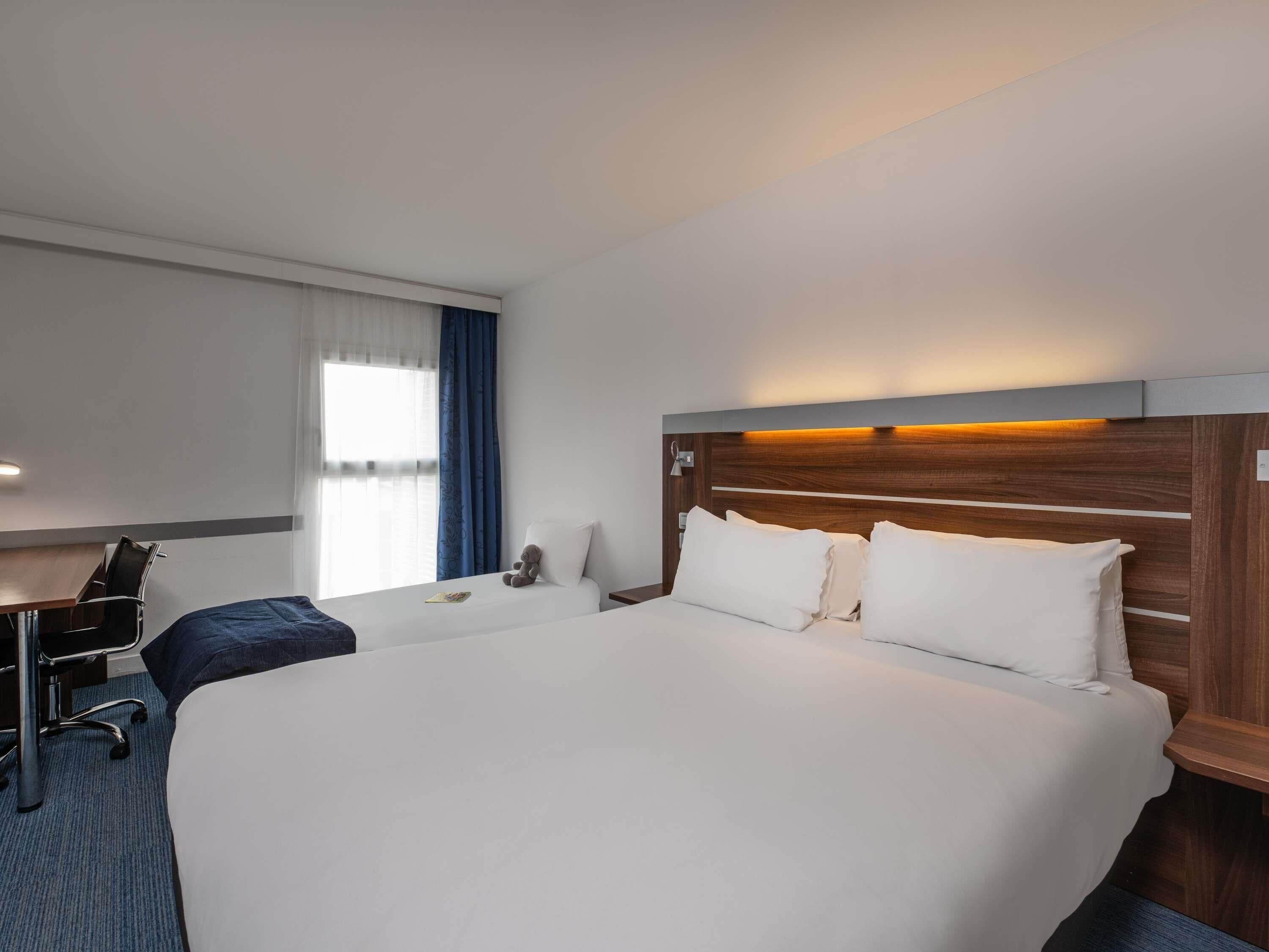 in-room safe, individually decorated, desk, soundproofing