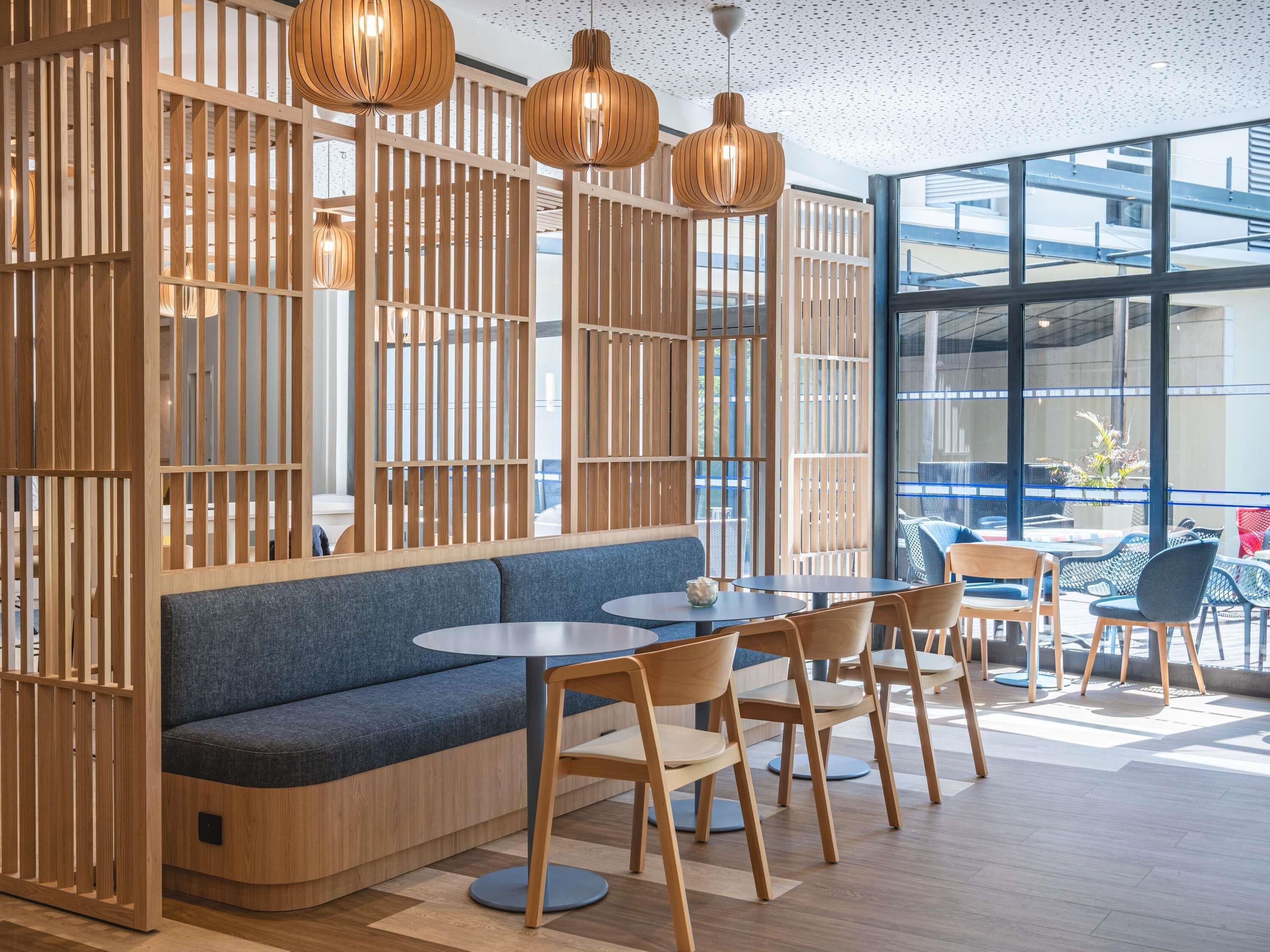 Petit déjeuner buffet servi tous les jours en supplément