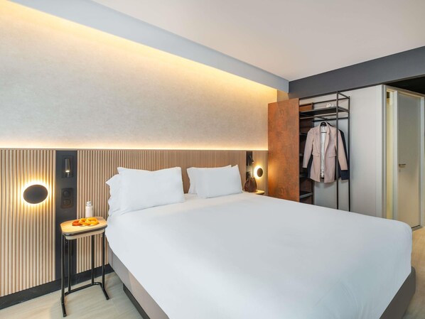 Executive Room, 1 Double Bed | In-room safe, individually decorated, desk, soundproofing - Hotel Marseille Centre Gare Saint-Charles by Accor (Marseille)