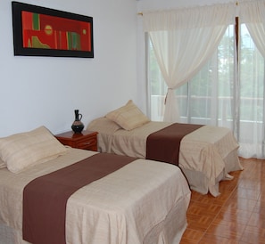 Twin Room | Free WiFi