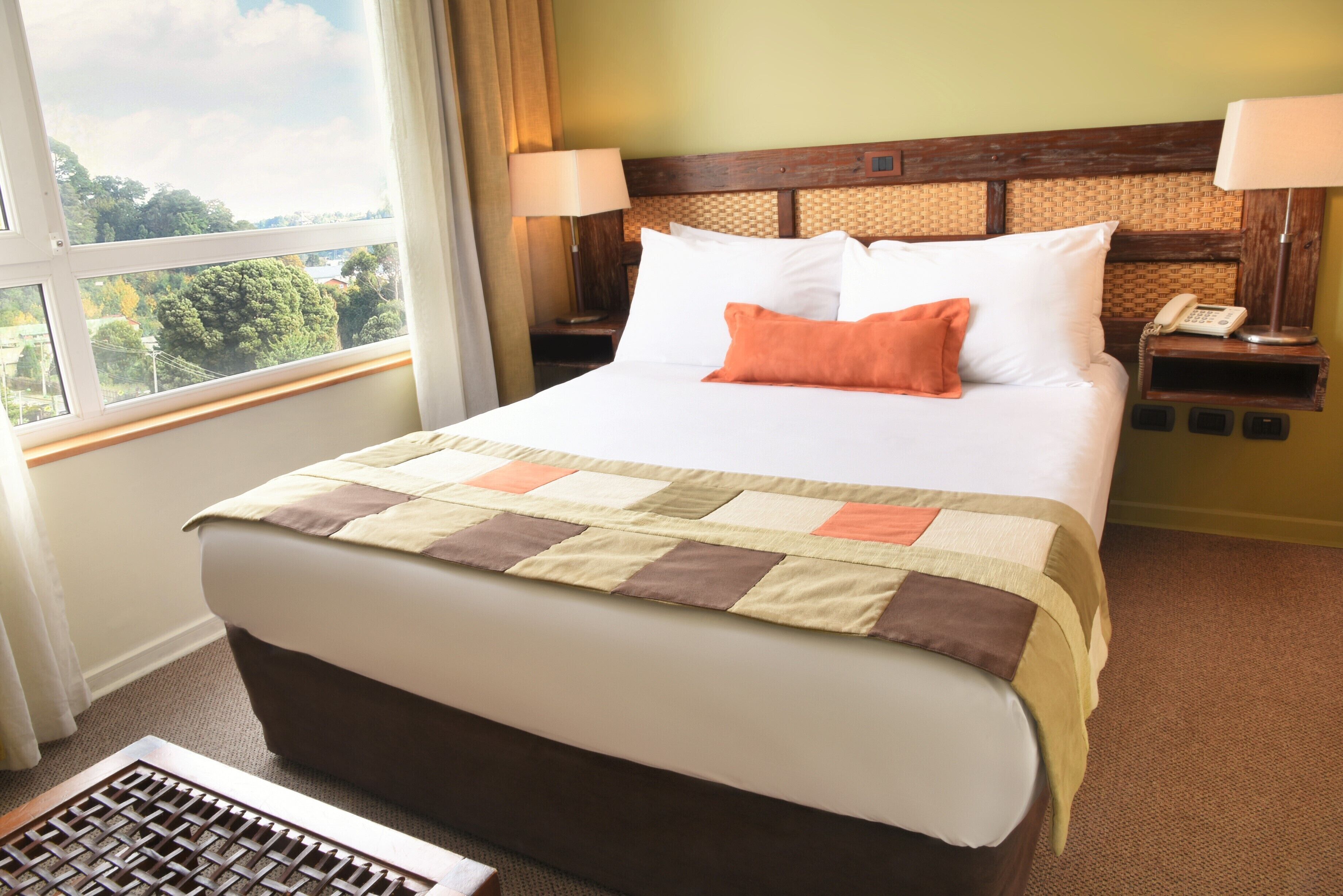 1 bedroom, egyptian cotton sheets, premium bedding, down duvets