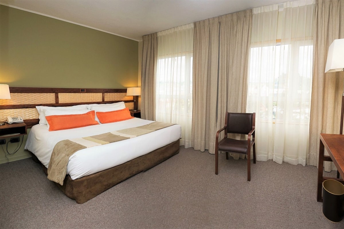 Kamar Double Superior, 1 Tempat Tidur King | Seprai katun Mesir, seprai premium, dan selimut bulu angsa